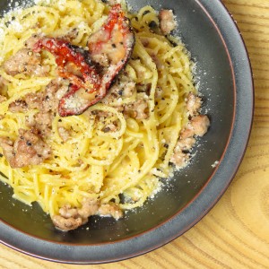 香り豚のサルシッチャとドライトマトのペコリーノ・ロマーノ香るカチョエペペ15