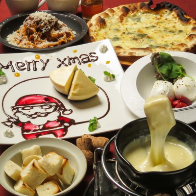 クリスマスシェアコース プレミアム<br>・最高峰モッツァレラ ディ ブッファラの自家製バルサミコベリーソース<br>・スイス産チーズフォンデュ～フランス産バケットと共に～<br>・選べるプレミアムローマピザ<br>・雪山パルミジャーノ・レッジャーノチーズと牛すじラグーのタリアテッレパスタ<br>・クリスマスデザートプレート<br>〜しとらかニューヨークチーズケーキ×オリジナル深煎り焙煎コーヒー～