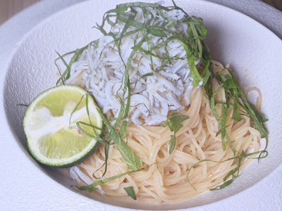 すだち香る、たっぷりしらすの和風冷製パスタ